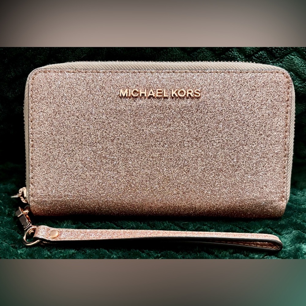 🩷 Michael Kors Rose Gold Glitter Jet Set Smartphone Wallet